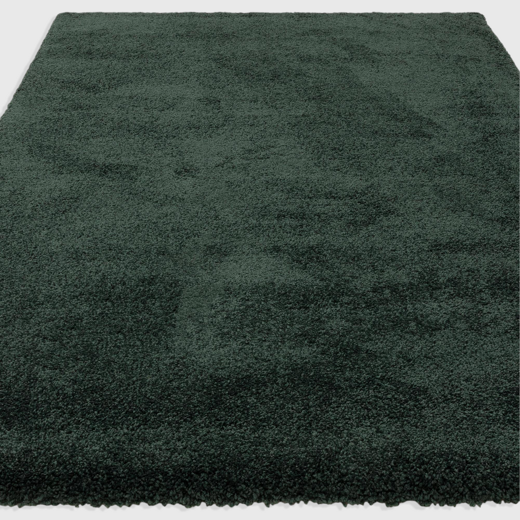 Alvo Rugs Atelier Emerald green shaggy rug with a thick, plush 4.5cm pile made from durable polypropylene.