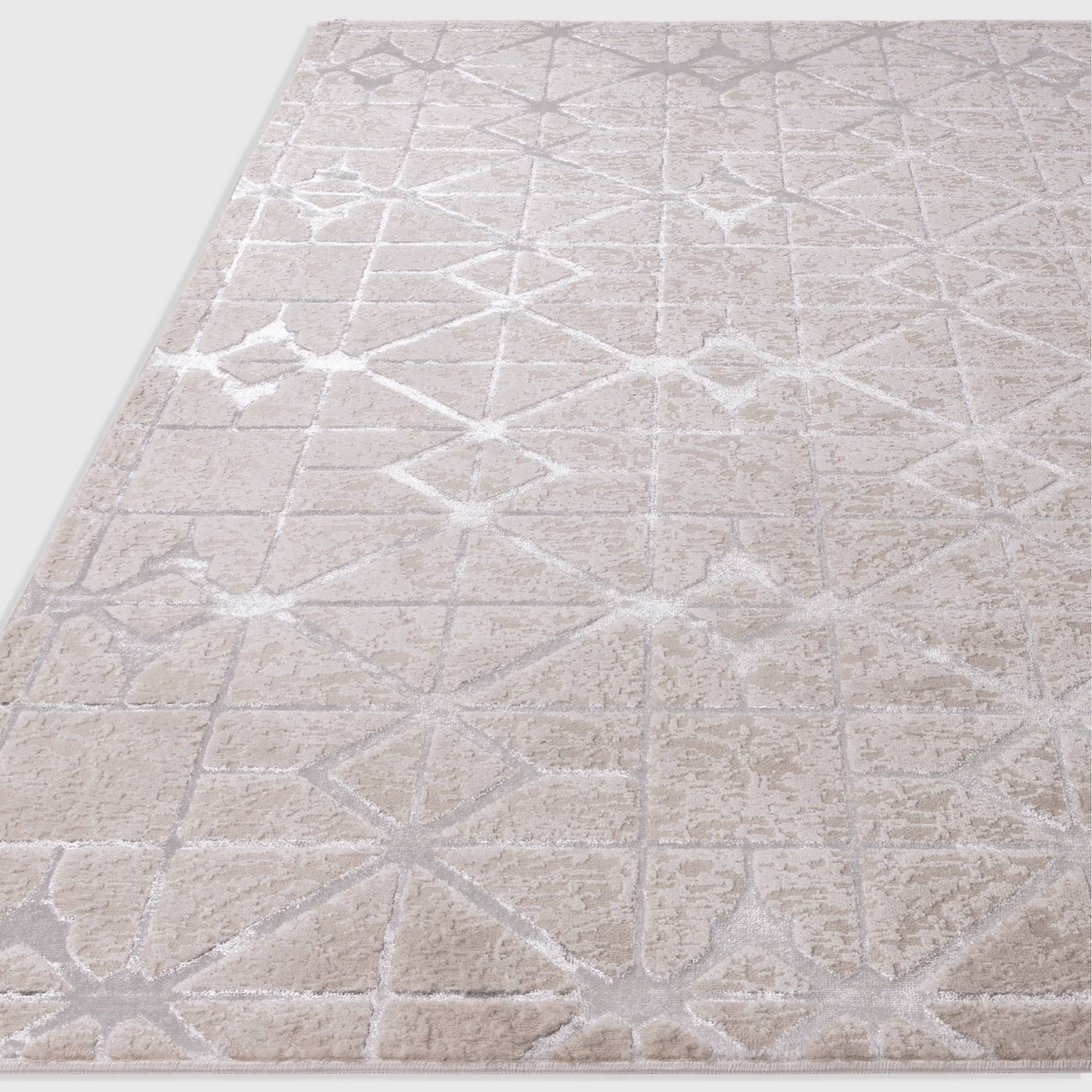 Alvo Rugs Aurorella Au11 grey and silver lattice rug with a modern abstract metallic geometric pattern