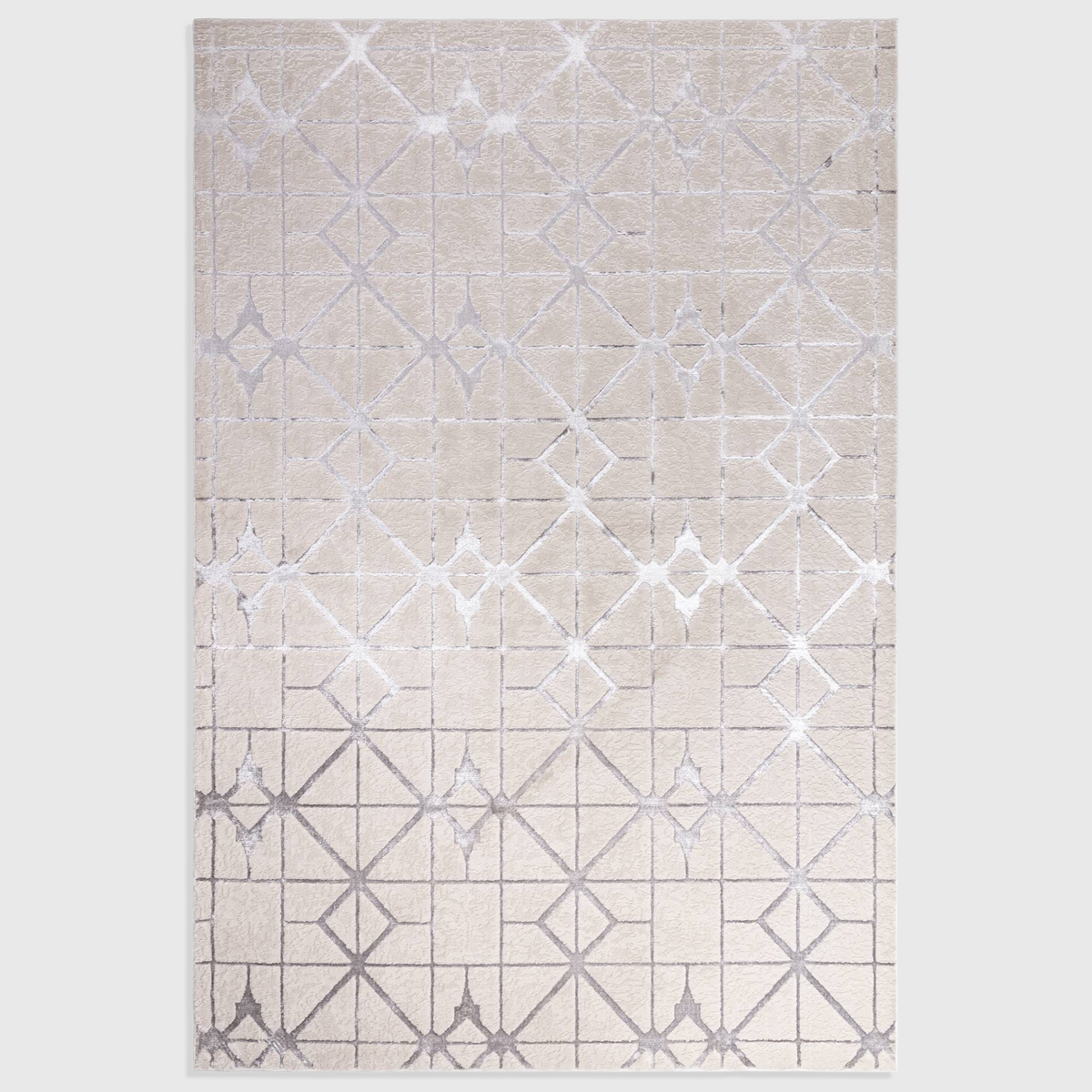 Alvo Rugs Aurorella Au11 lattice rug in grey and silver with a modern metallic geometric pattern and soft cut pile.
