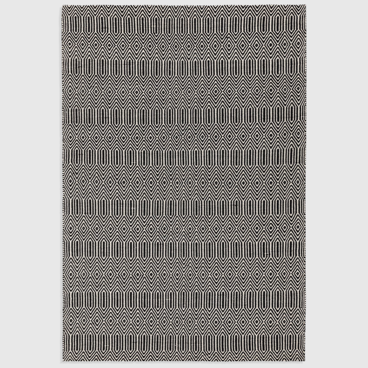 Solon Black Rug