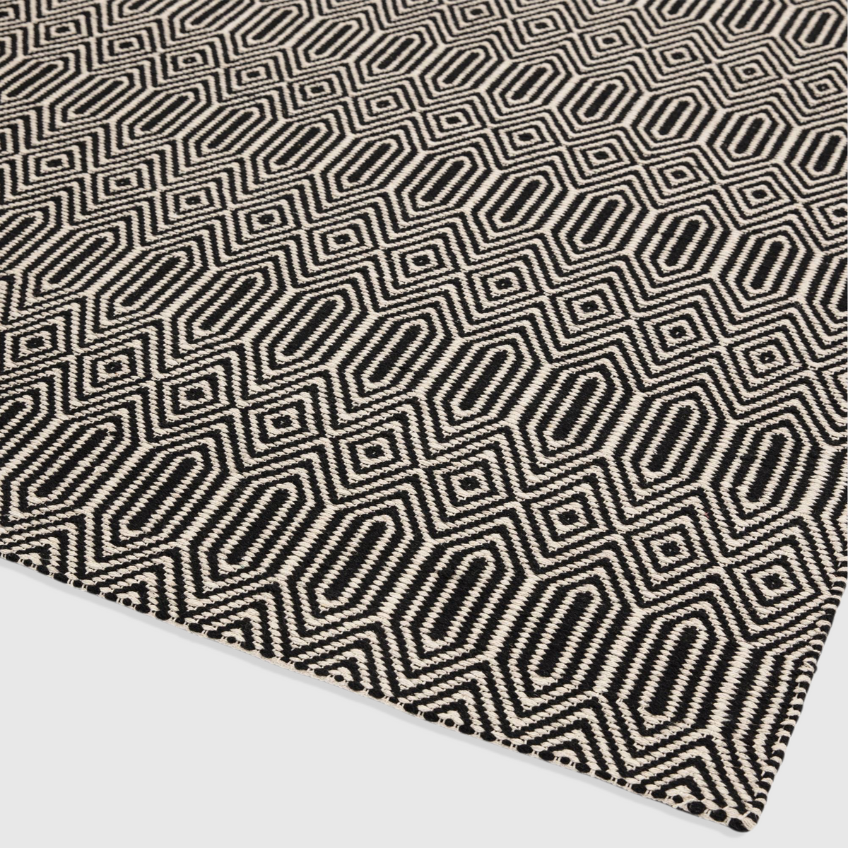 Solon Black Rug